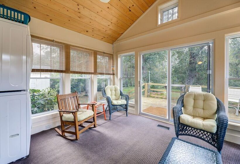 Peaceful Atlantic Cottage W/ Deck & Yard!