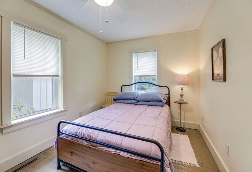 Peaceful Atlantic Cottage W/ Deck & Yard!