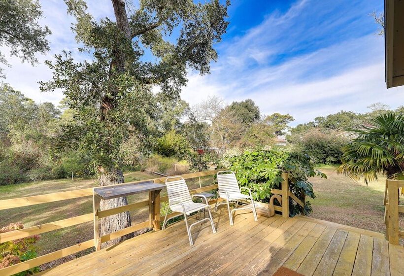 Peaceful Atlantic Cottage W/ Deck & Yard!
