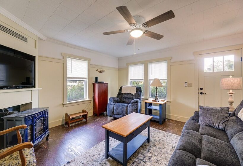 Peaceful Atlantic Cottage W/ Deck & Yard!