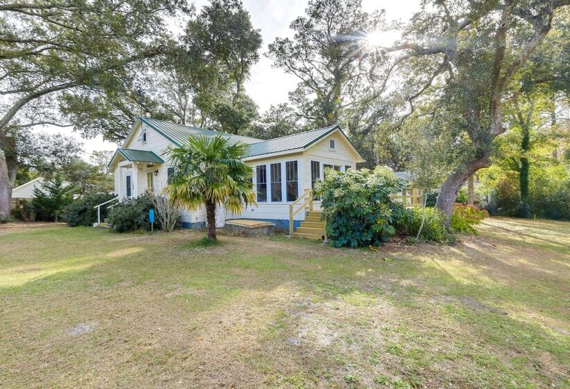 Peaceful Atlantic Cottage W/ Deck & Yard!