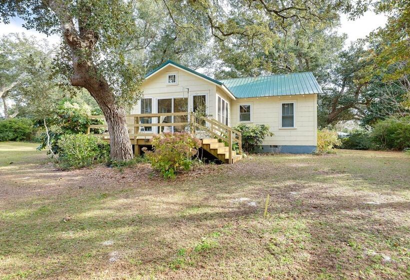 Peaceful Atlantic Cottage W/ Deck & Yard!