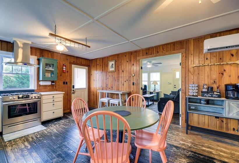 Peaceful Atlantic Cottage W/ Deck & Yard!