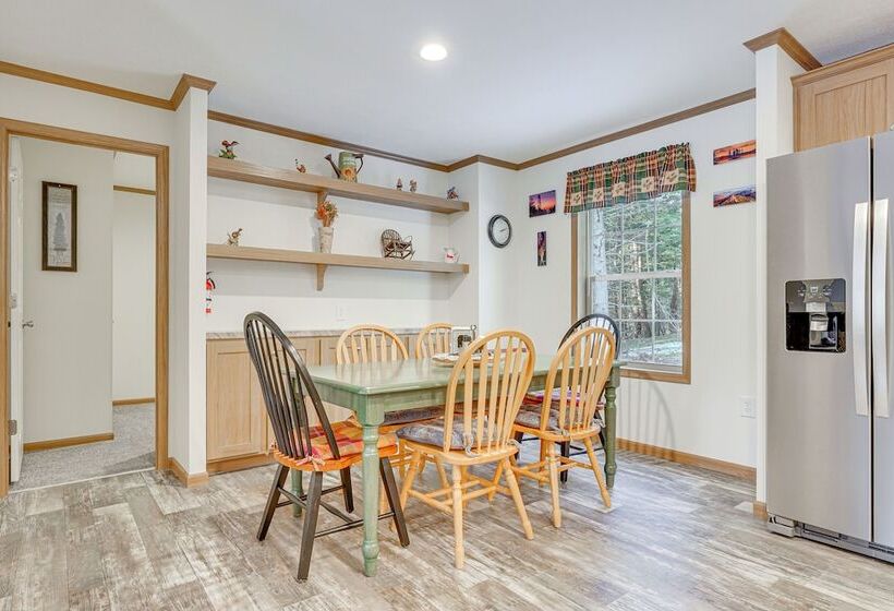 < 1 Mi To Beach: Peaceful Brant Lake Home!