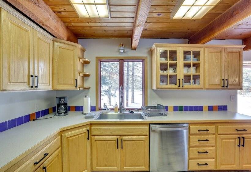 Peaceful Donnelly Retreat < 1 Mi To Lake Cascade!