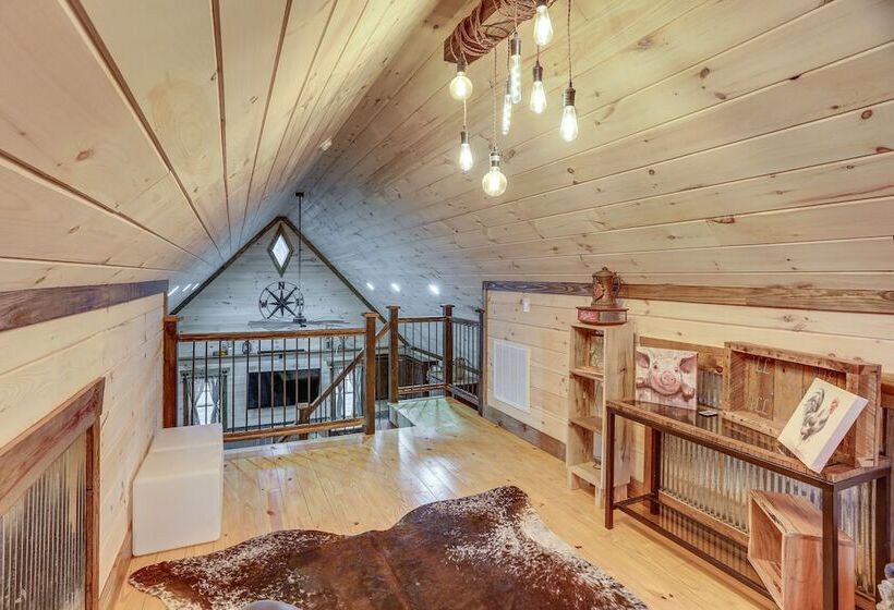 Peaceful Hiker S Hideaway W/ Deck On 1 Acre!
