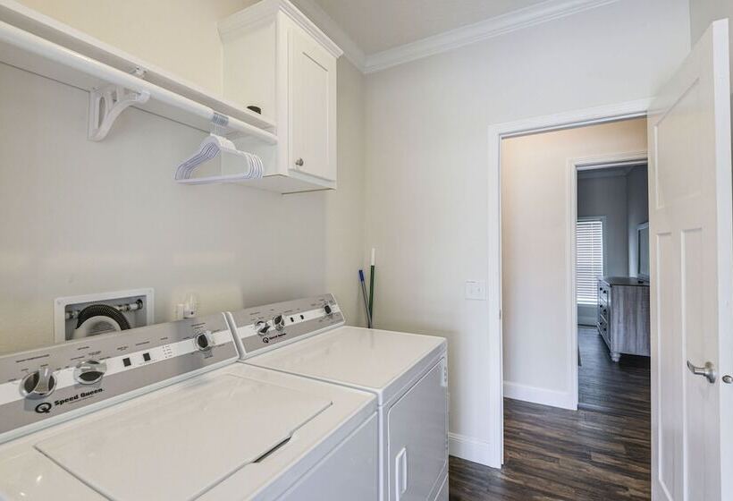 Peaceful Starke Retreat W/ Deck: 6 Mi To Downtown!