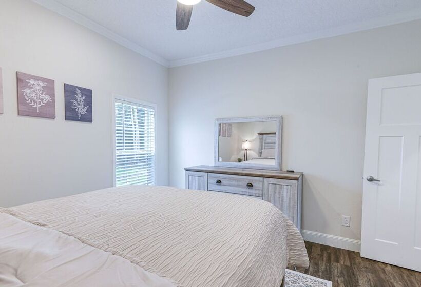 Peaceful Starke Retreat W/ Deck: 6 Mi To Downtown!