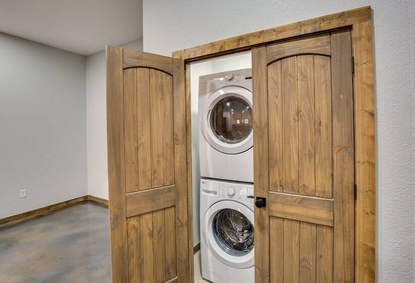 Peaceful Yantis Retreat   1 Mi To Lake Fork!