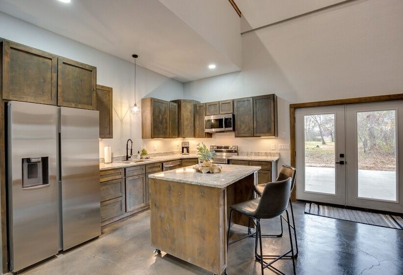 Peaceful Yantis Retreat   1 Mi To Lake Fork!