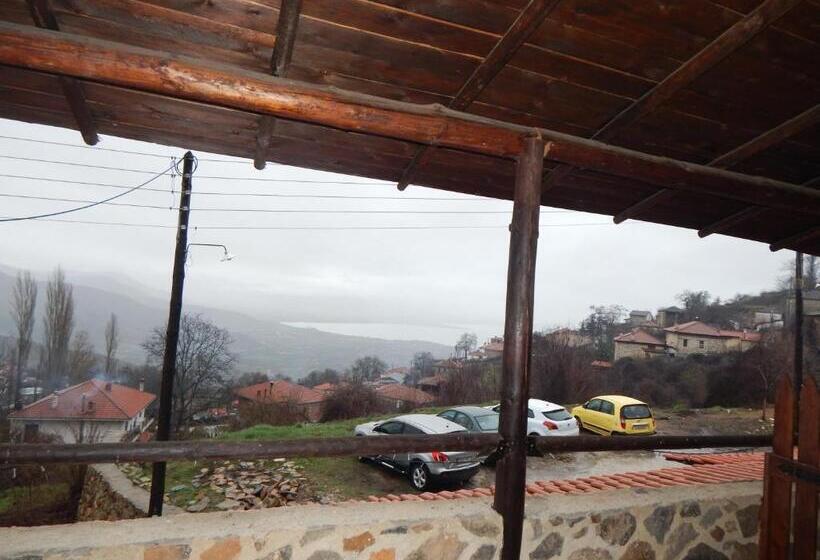 פנסיון Iaspis Guesthouse