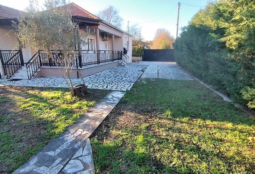 פנסיון Kastraki House With A View