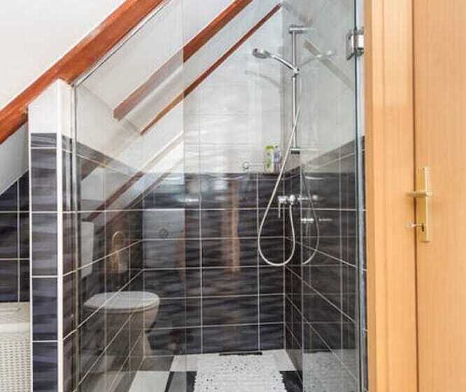 펜션 Peruzovic Rooms 2