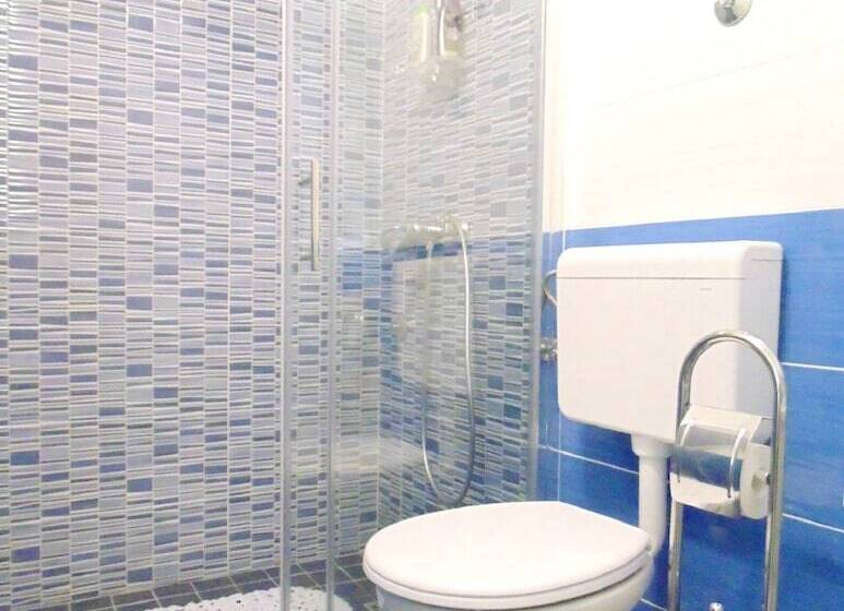 펜션 Peruzovic Rooms 2