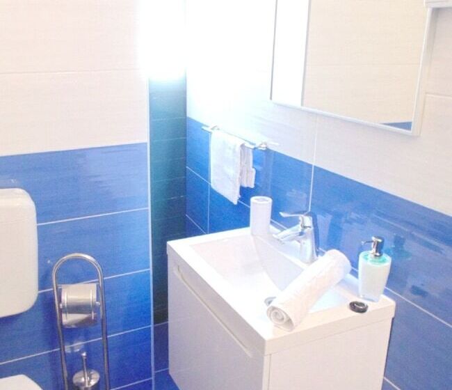 펜션 Peruzovic Rooms 2