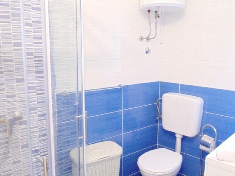 펜션 Peruzovic Rooms 2