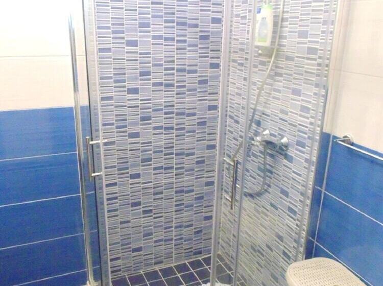 펜션 Peruzovic Rooms 2