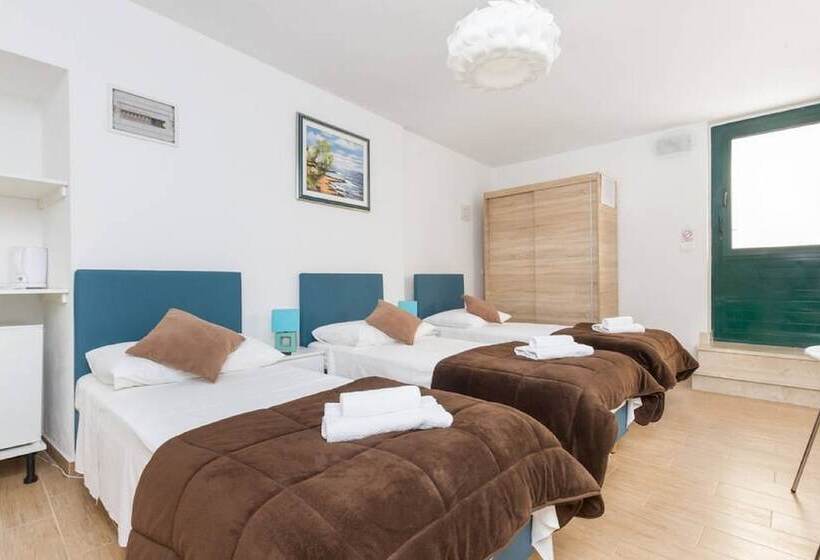 펜션 Peruzovic Rooms 2