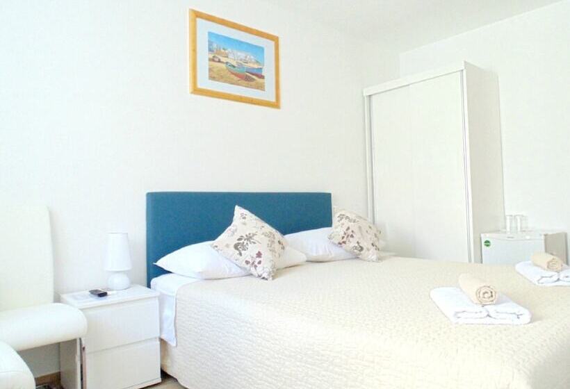 펜션 Peruzovic Rooms 2