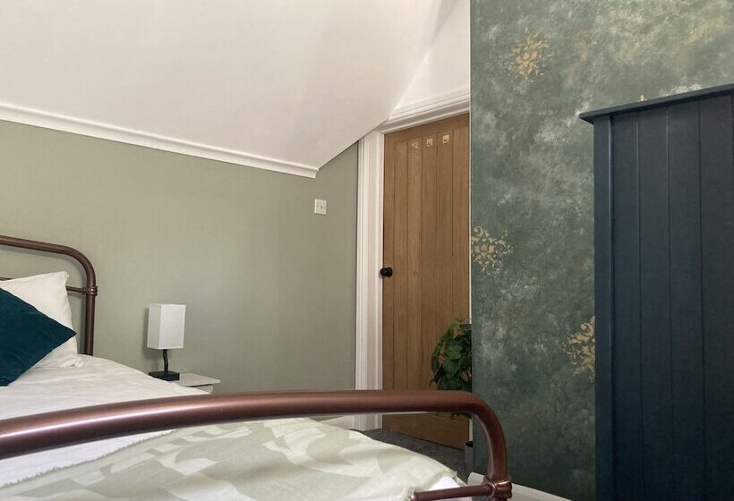 بنسيون The Gables