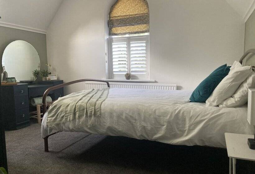 بنسيون The Gables