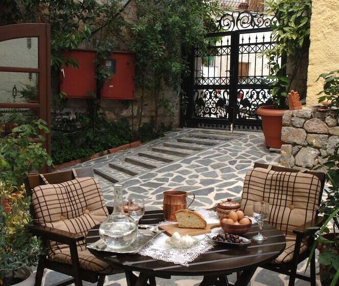 پانسیون Rigas Hotel Arachova