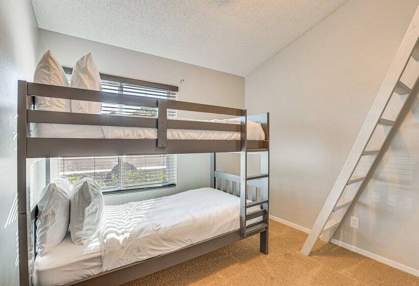 Peoria Home W/ Private Pool, Hot Tub, & Gas Grill!