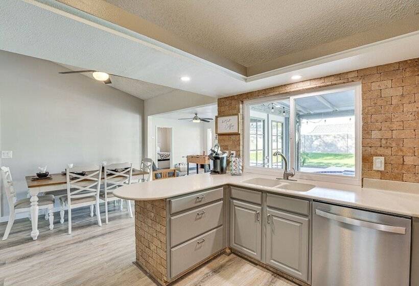 Peoria Home W/ Private Pool, Hot Tub, & Gas Grill!