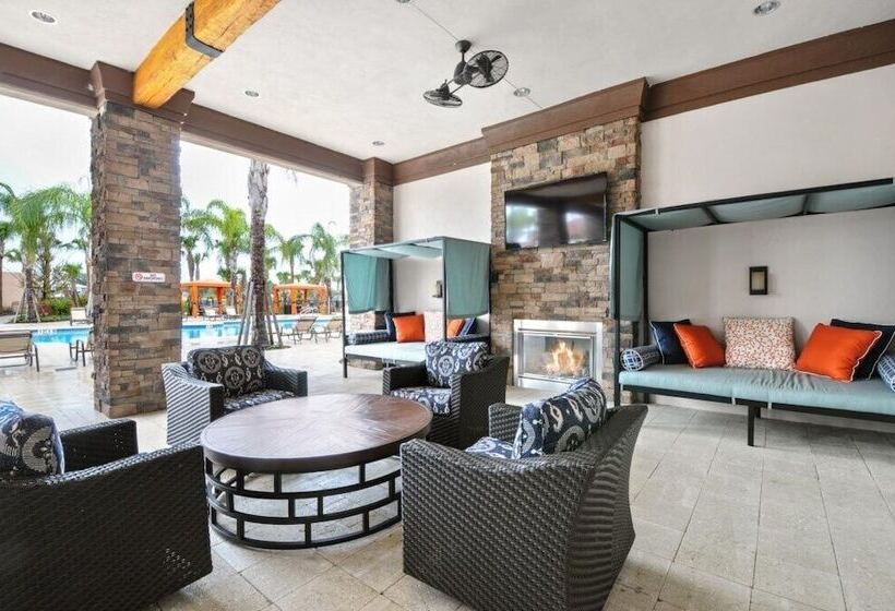 Perennial Paradise At Solterra Resort