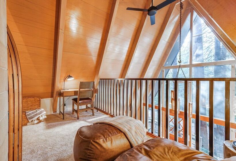 Deck & Ev Charger: Pet Friendly Arnold Cabin!