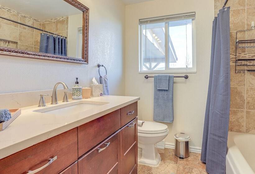 14 Mi To Denver Zoo: Pet Friendly Arvada Home