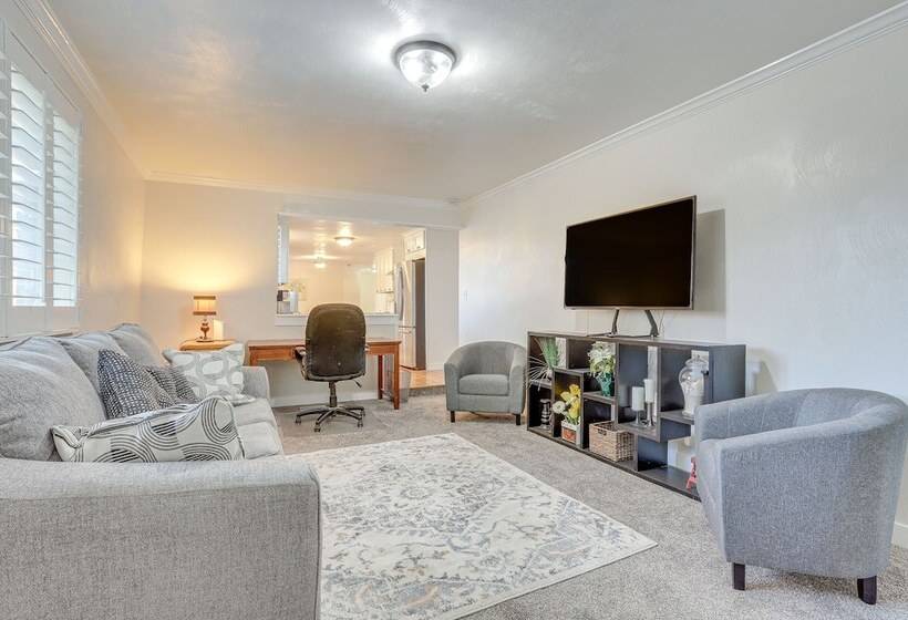 14 Mi To Denver Zoo: Pet Friendly Arvada Home