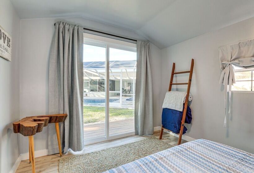 Pet Friendly Bradenton Home: Lanai W/ Heated Pool!