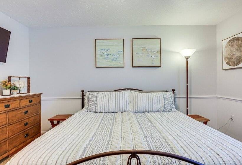 Pet Friendly Bradenton Home: Lanai W/ Heated Pool!