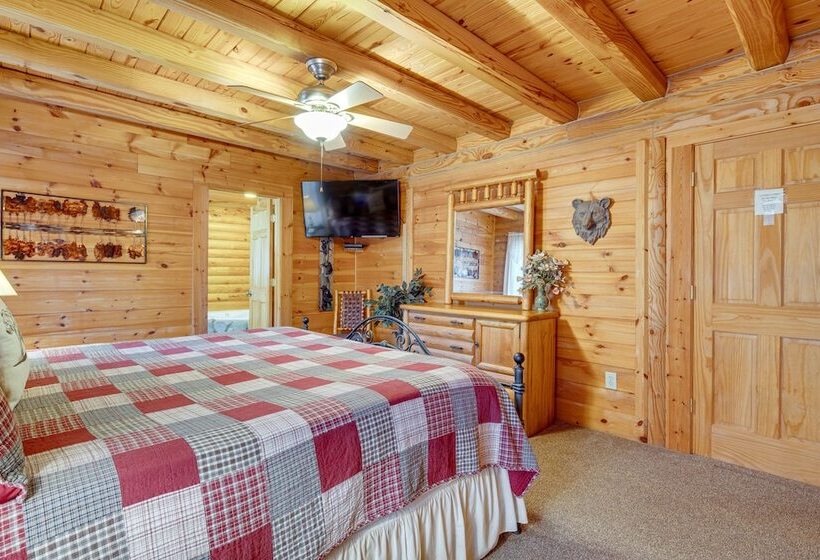 Pet Friendly Cabin W/ Loft: 5 Mi To Lake Lure!