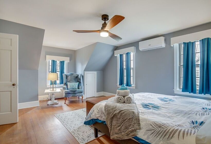 Pet Friendly Cambridge Home Walk To River!