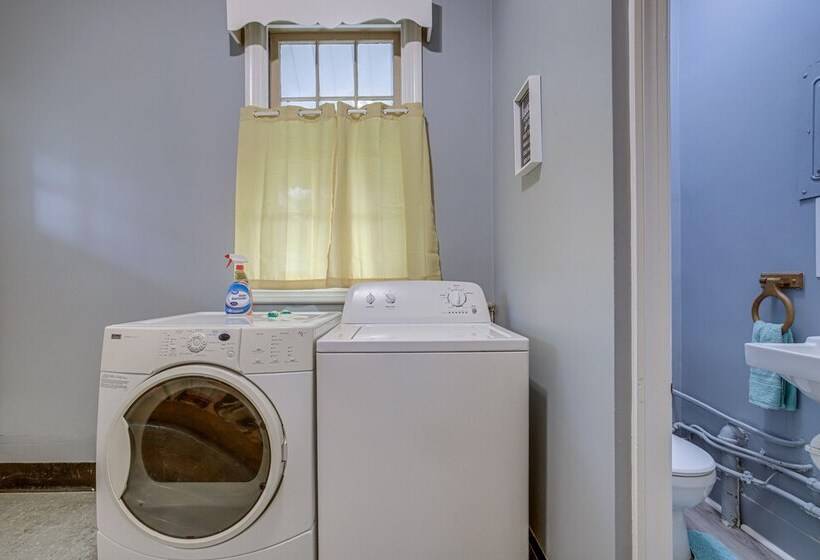 Pet Friendly Cambridge Home Walk To River!