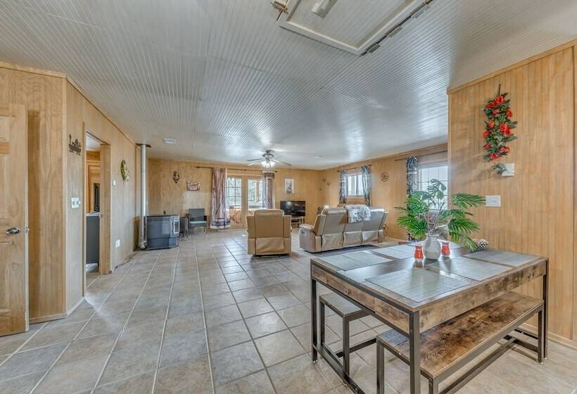 Capitan Vacation Rental W/ Grill, Near Ruidoso!