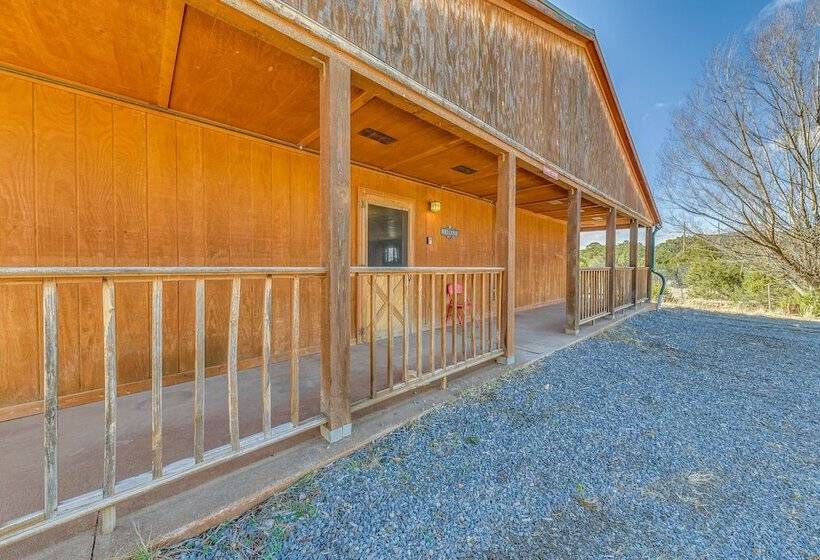 Capitan Vacation Rental W/ Grill, Near Ruidoso!