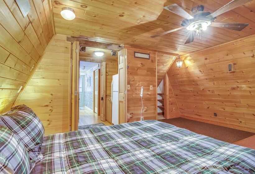 Pet Friendly Carthage Home With Fire Pit!