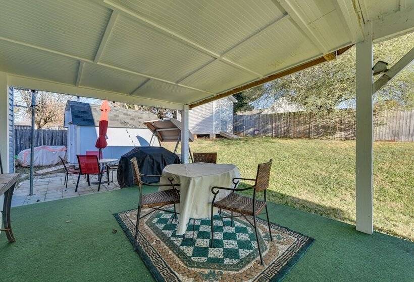 Pet Friendly Charlotte Home W/ Fenced Yard & Patio