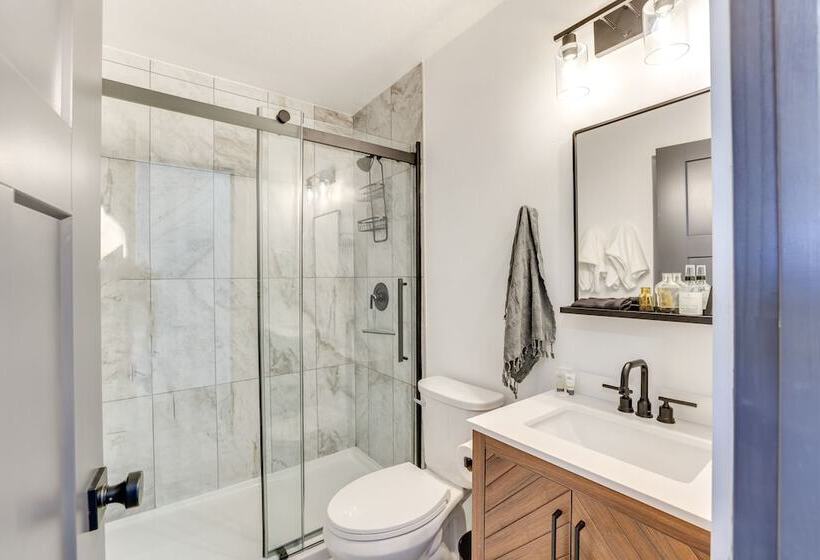 Family Friendly Donnelly Home W/ Private Hot Tub!