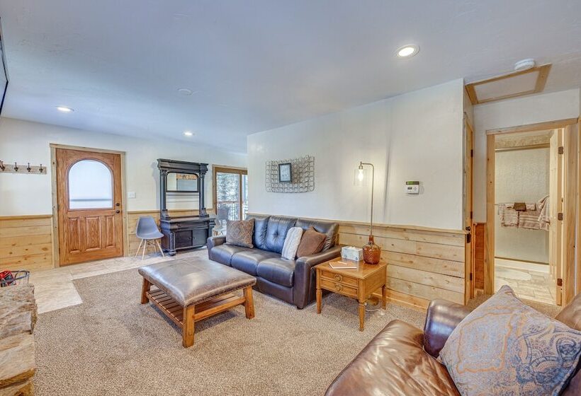 Pet Friendly Florissant Cabin W/ Fire Pit!