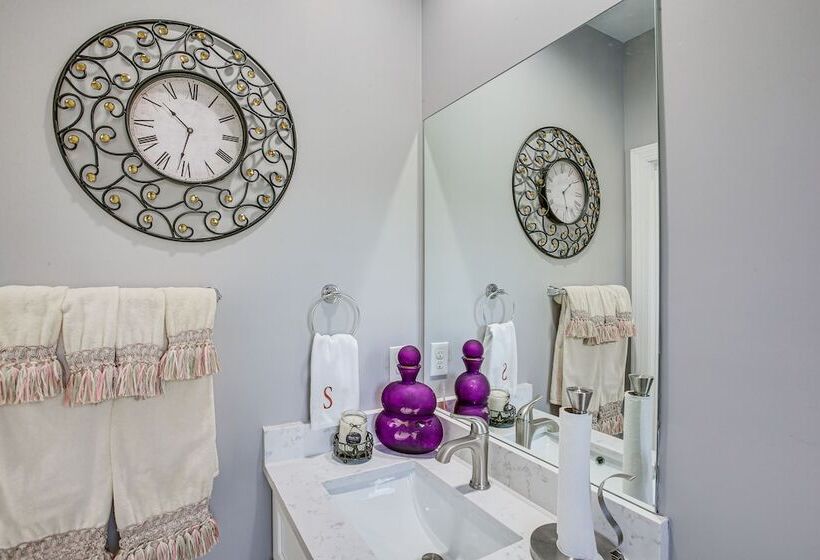 Pet Friendly Gallatin Home W/ Deck, 1 Mi To Town!