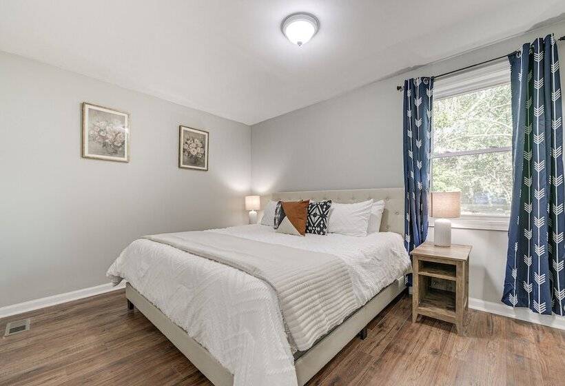 Pet Friendly Georgia Home W/ Patio, Near Golfing!