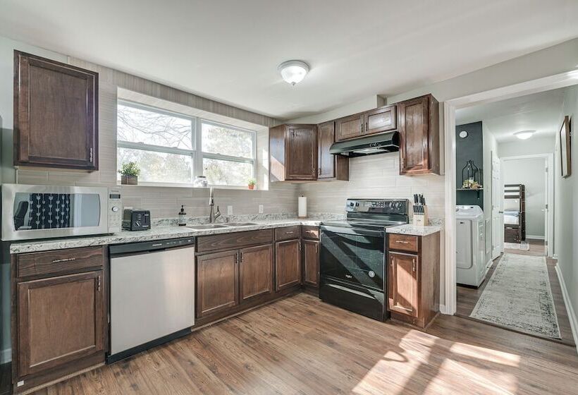 Pet Friendly Georgia Home W/ Patio, Near Golfing!