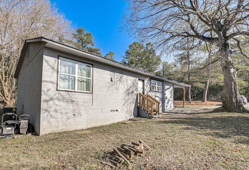 Pet Friendly Georgia Home W/ Patio, Near Golfing!