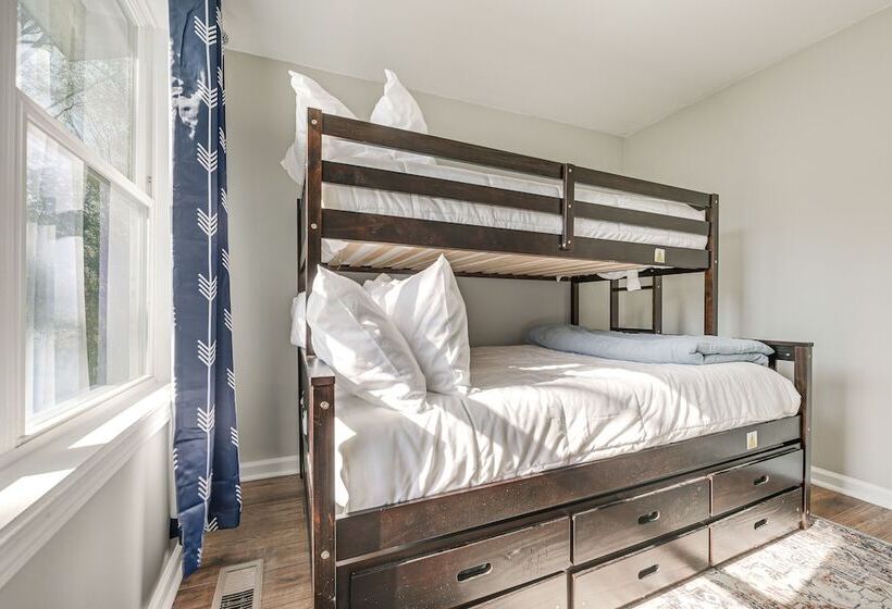 Pet Friendly Georgia Home W/ Patio, Near Golfing!