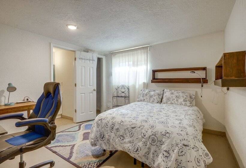 Pet Friendly Home Near Downtown Albuquerque!