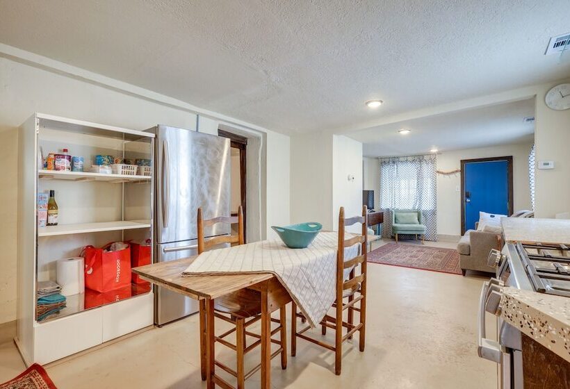 Pet Friendly Home Near Downtown Albuquerque!